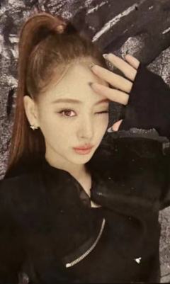 HANDS UP打歌卡anna