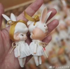 兔子帽子小女孩