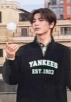 mlb拿球限量卡