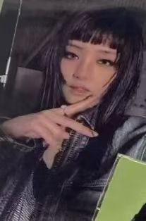 q音痛楼卡 妮