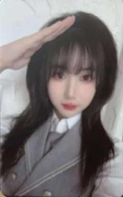 张宸祎 B·RISE梦之门小卡 ver.C