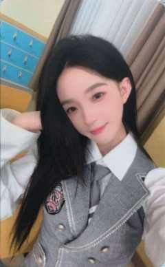 吴睿莎 B·RISE梦之门小卡 ver.C