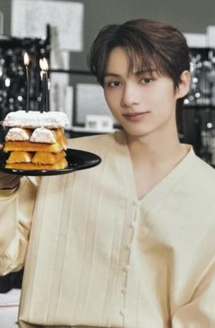 25生日卡 俊 ver.C