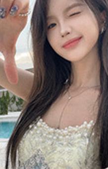 梁乔 Bye Bad Bye特别版自拍小卡 ver.B