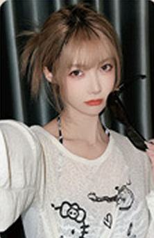 张琼予 Bye Bad Bye特别版自拍小卡 ver.A
