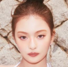 李娜炅