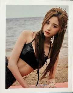 金莹玥 Bye Bad Bye撕拉拍立得