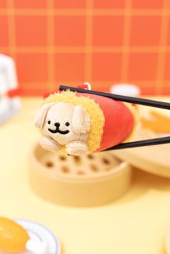 红米肠毛绒挂件-资料图