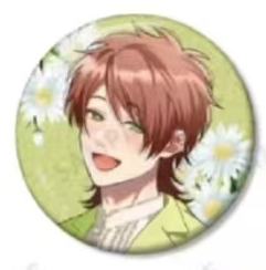 远野高志近景-西装徽章