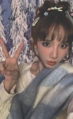 邓贤凌艾丽莎小卡