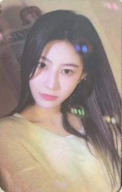 袁一琦生日特别小卡 常规版ver.E