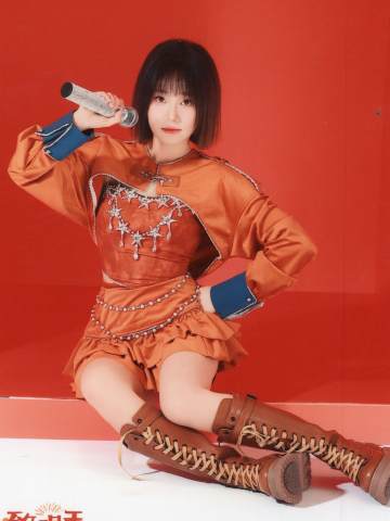 何馨曼 致明天内封生写 ver.B