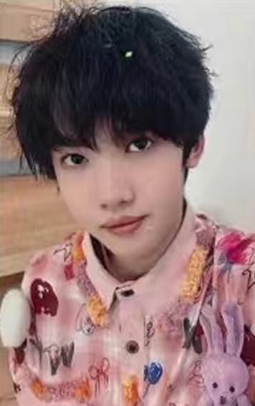 当阳光降落在这里小卡 奕然 ver.B