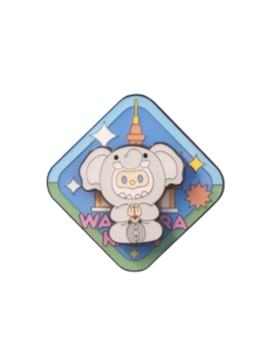 灰色坐姿