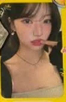 首尔场周立牌卡 玧