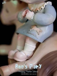 木雕小马-资料图