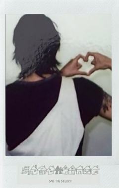 26台历yg拍立得 头-资料图