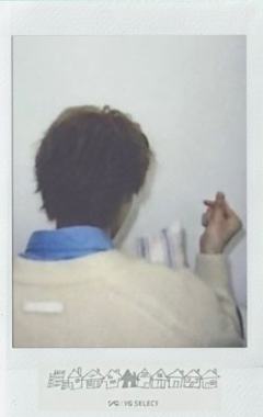 26台历yg拍立得 荣-资料图