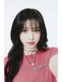 优衣库代言卡 贤