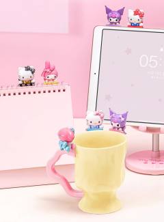 三丽鸥家族蝴蝶结甜心系列趴趴萌趣豆-资料图