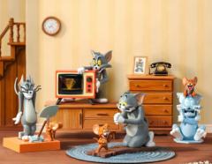 两面夹击-资料图