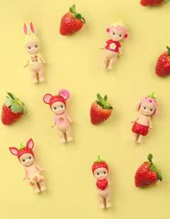 草莓小鹿-资料图