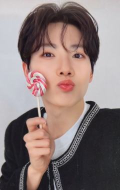 日巡场周满额卡 奎