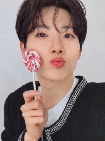 日巡场周满额卡 奎