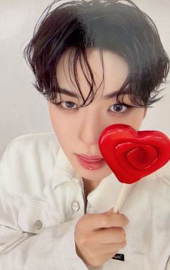 日巡场周满额卡 材