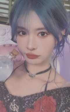 杨冰怡 I KNOW YOU KNOW主题小卡ver.B