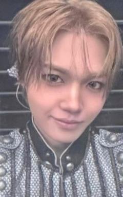 26台历k4线下签售 荣