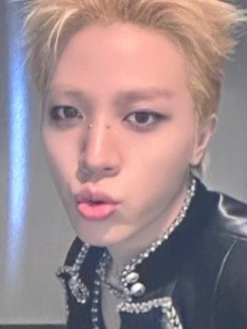 26台历k4线下签售 桃