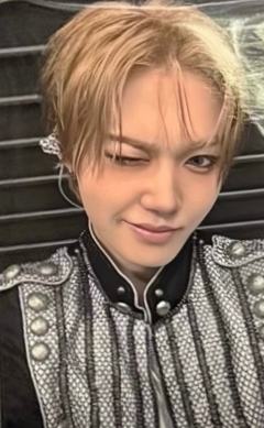 26台历set满额卡 荣