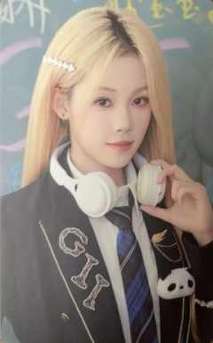 王依 手牵手主题小卡ver.B