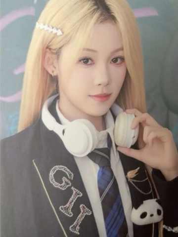 王依 手牵手主题小卡ver.B