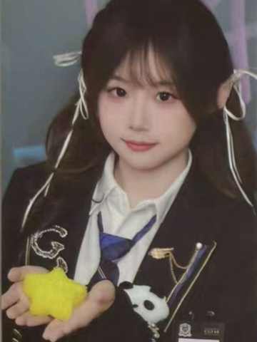 王艺霖 手牵手主题小卡ver.B