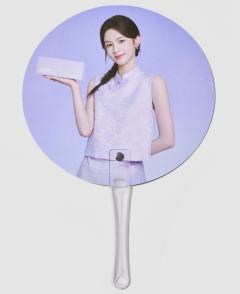 一只鱼代言扇子