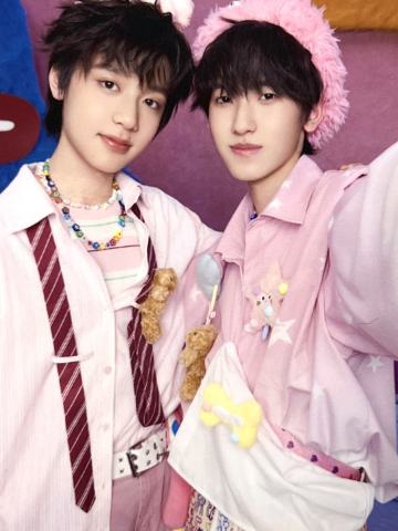 26台历家族款 奇函子宸双人卡