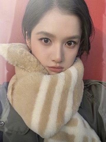 非正式跨年派对实体卡 张婧仪