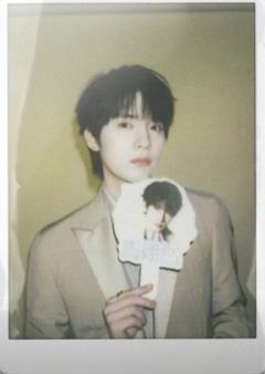 非正式跨年派对实体卡 周翊然