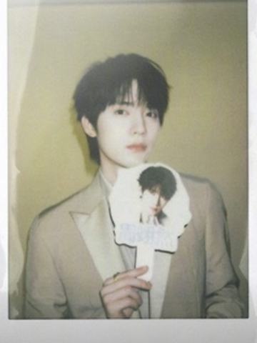 非正式跨年派对实体卡 周翊然