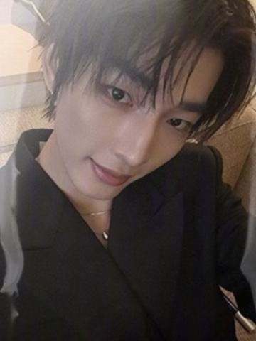 非正式跨年派对实体卡 林秋楠