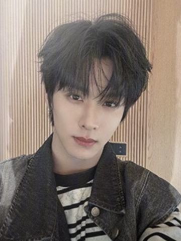 非正式跨年派对实体卡 程相