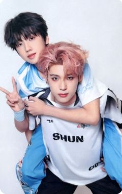 2025夏日运动会双人卡 峻豪玮辰