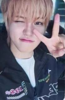 kt签售3.0 元 线上赛车服ver.