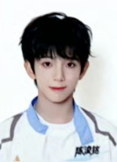 2025夏日运动会证件照 浚铭