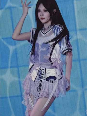 鲍雨欣 2025全团冲刺巡演小卡 ver.C