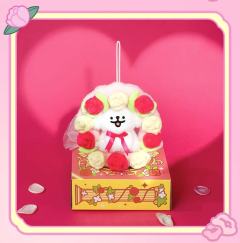 玫瑰花环公仔-资料图