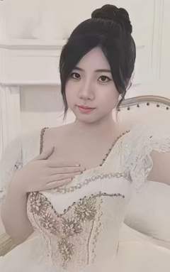 张佳仪《秋欧》主题小卡 ver.B