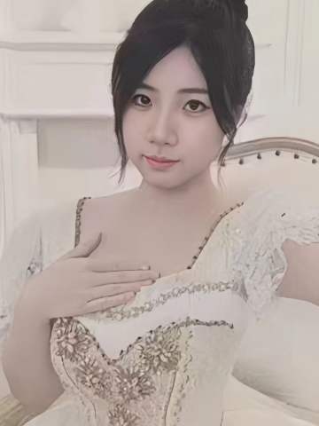 张佳仪《秋欧》主题小卡 ver.B